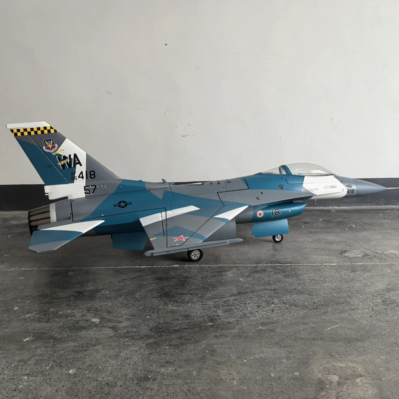 F-16 — 2.6 m, 1:6 scale photo 20